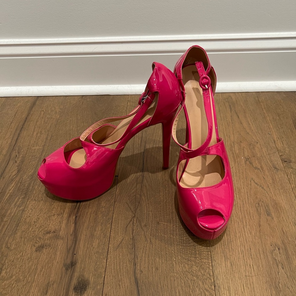 NWOT pink sz 13 heels w/ buckle at ankle straps
